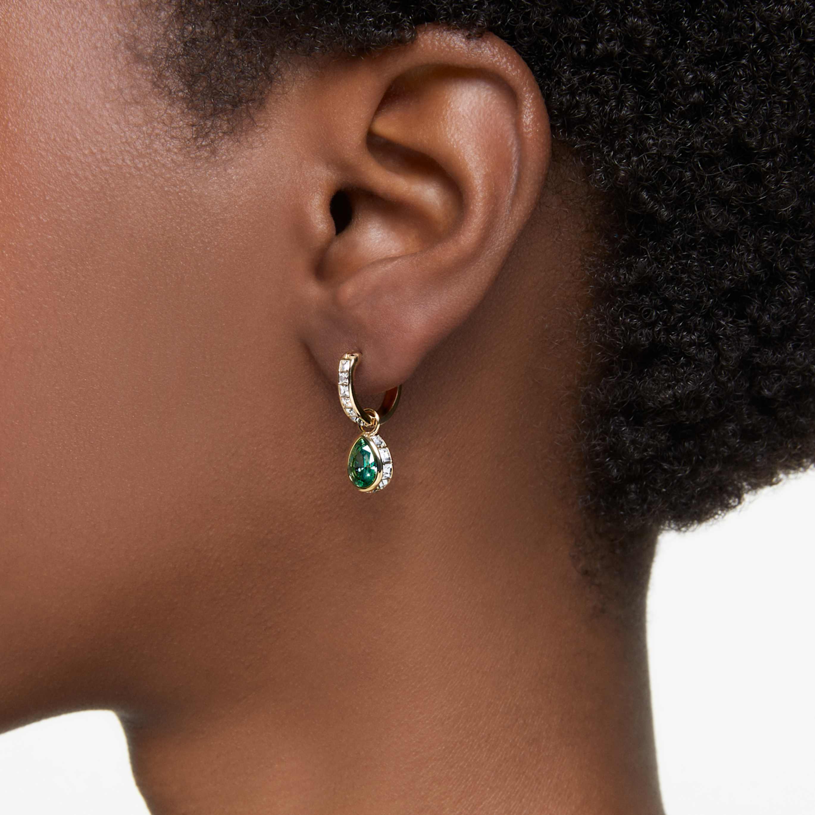 Swarovski Chroma drop earrings Pear cut, Green, 18K gold finish