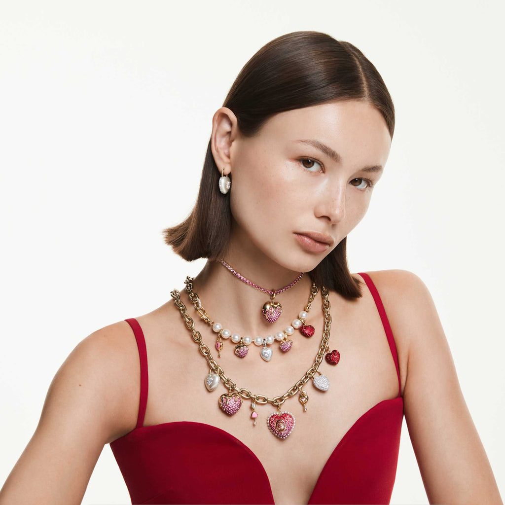 Swarovski Idyllia charm Round cut, Heart, Red, 18K gold finish