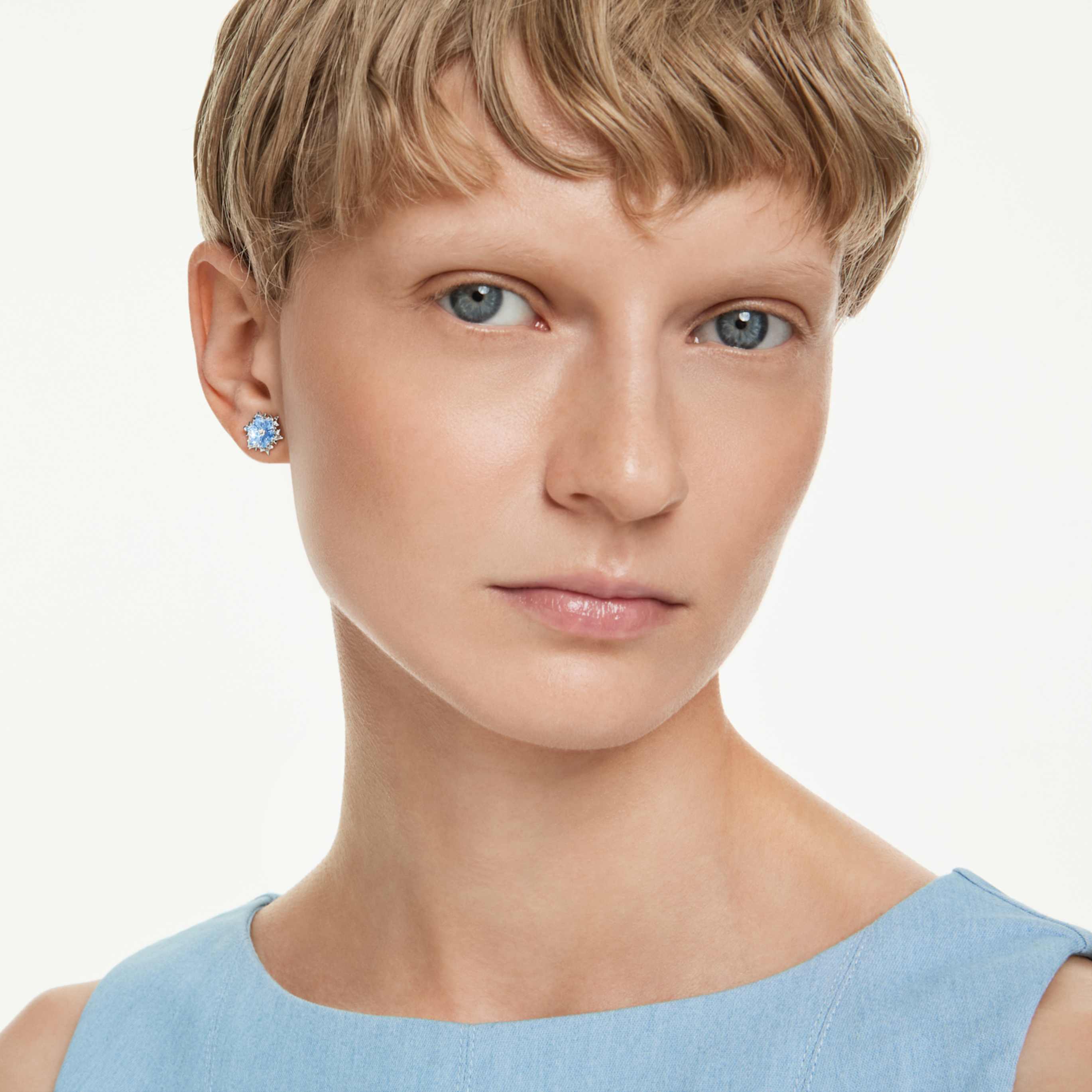 Swarovski Magic stud earrings Snowflake, Blue, Rhodium plated