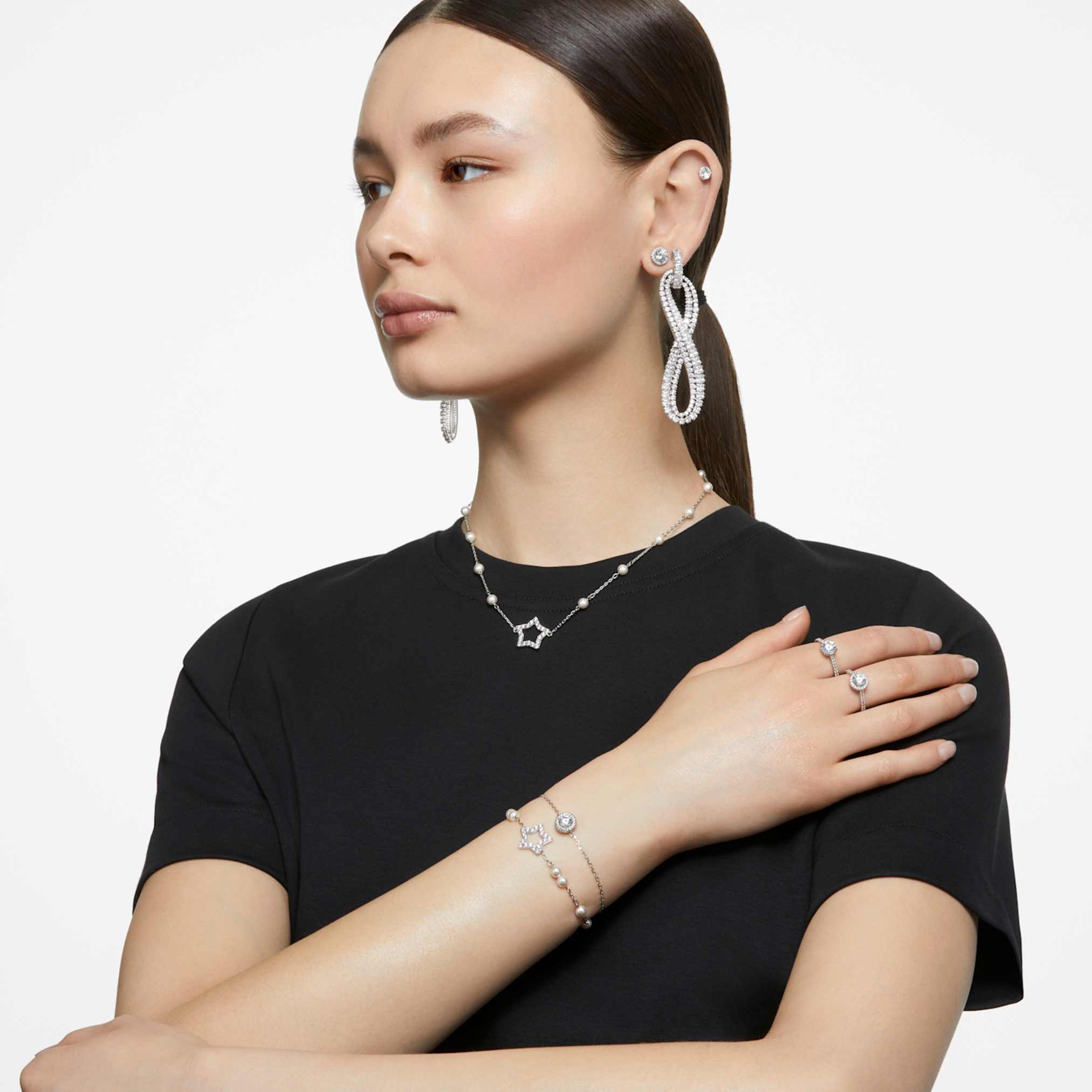 Swarovski Stilla cocktail ring Round cut, Pavé, White, Silver-tone finish